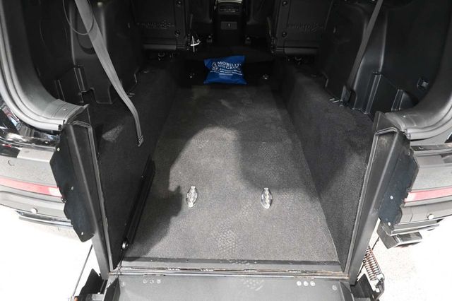 2024 Hyundai Palisade XRT Mobility Handicap SUV - 23089048 - 18