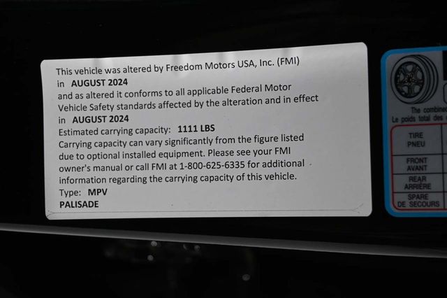 2024 Hyundai Palisade XRT Mobility Handicap SUV - 23089048 - 32