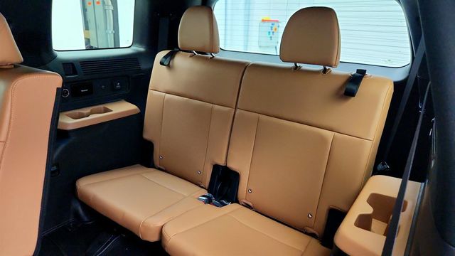 2024 Hyundai Santa Fe Limited AWD with Panoramic Sunroof & Ventilated Leather Seating - 22995754 - 21