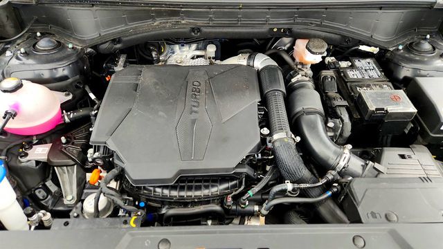 2024 Hyundai Santa Fe Limited AWD with Panoramic Sunroof & Ventilated Leather Seating - 22995754 - 27