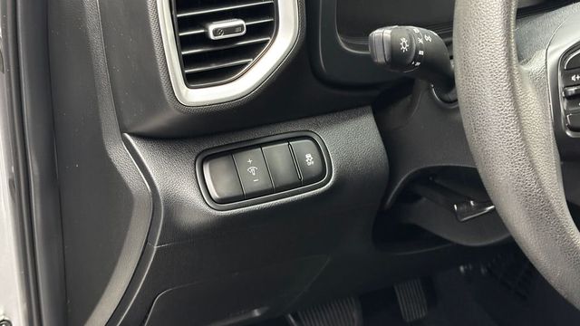 2024 Hyundai Venue SE IVT - 23014793 - 16