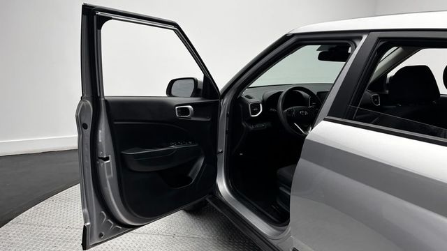 2024 Hyundai Venue SE IVT - 23014793 - 18