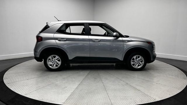 2024 Hyundai Venue SE IVT - 23014793 - 37