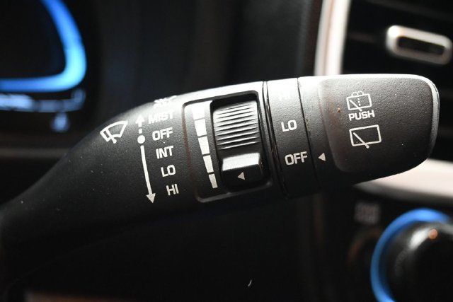 2024 Hyundai Venue SEL IVT - 23080651 - 18