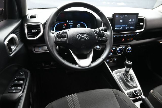 2024 Hyundai Venue SEL IVT - 23042421 - 13
