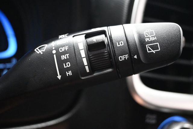 2024 Hyundai Venue SEL IVT - 23042421 - 23