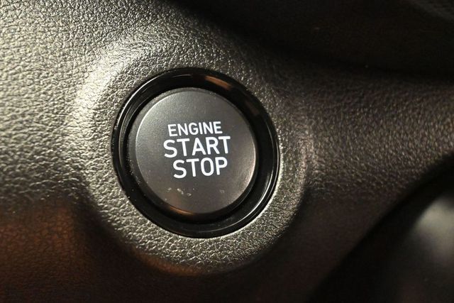 2024 Hyundai Venue SEL IVT - 23042421 - 24
