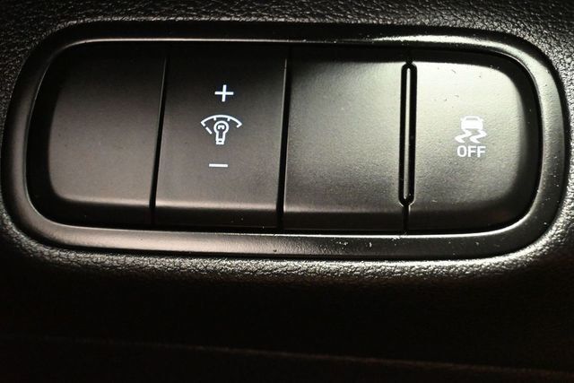 2024 Hyundai Venue SEL IVT - 23042421 - 25