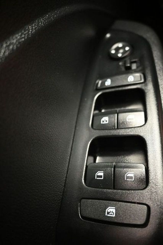 2024 Hyundai Venue SEL IVT - 23042421 - 26