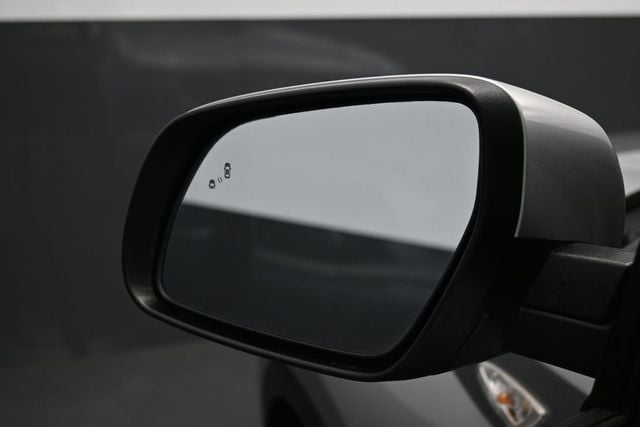 2024 Hyundai Venue SEL IVT - 23042421 - 3