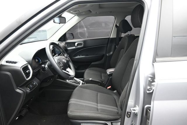 2024 Hyundai Venue SEL IVT - 23042421 - 6