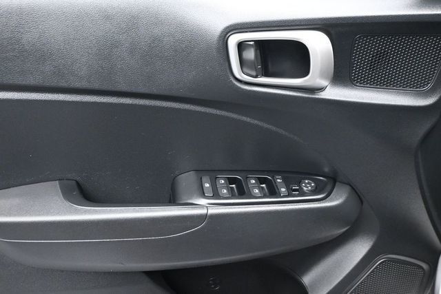 2024 Hyundai Venue SEL IVT - 23042421 - 7
