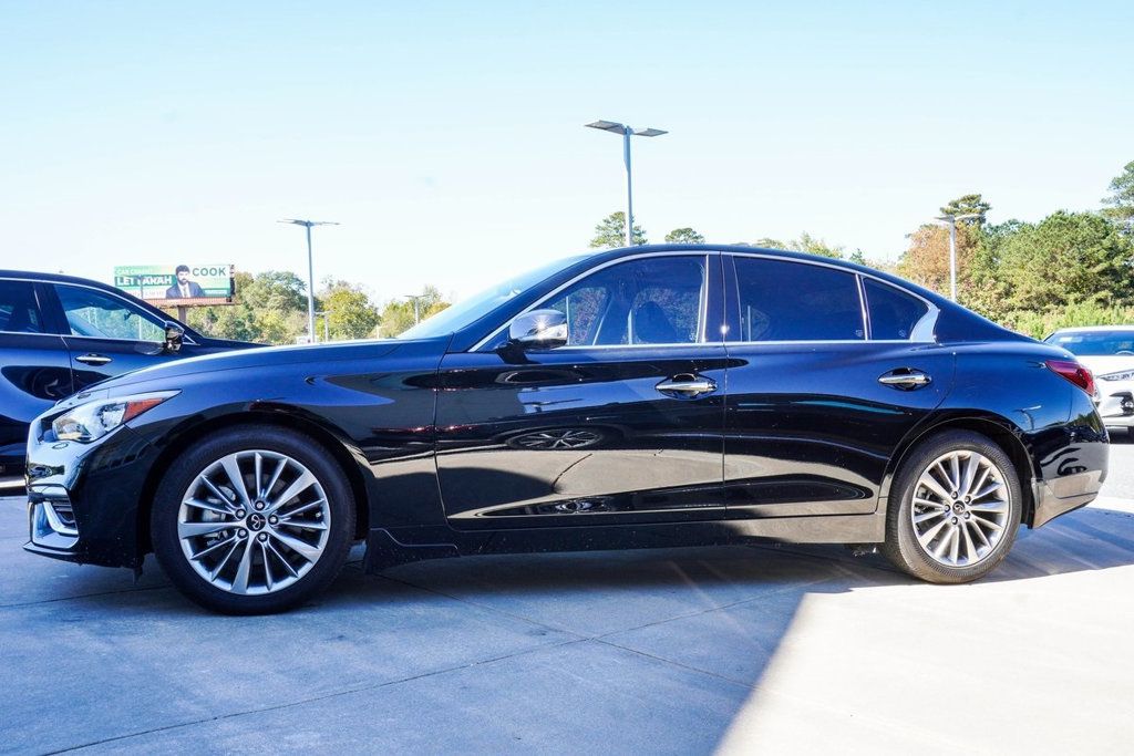 2024 Infiniti Q50 LUXE photo 3
