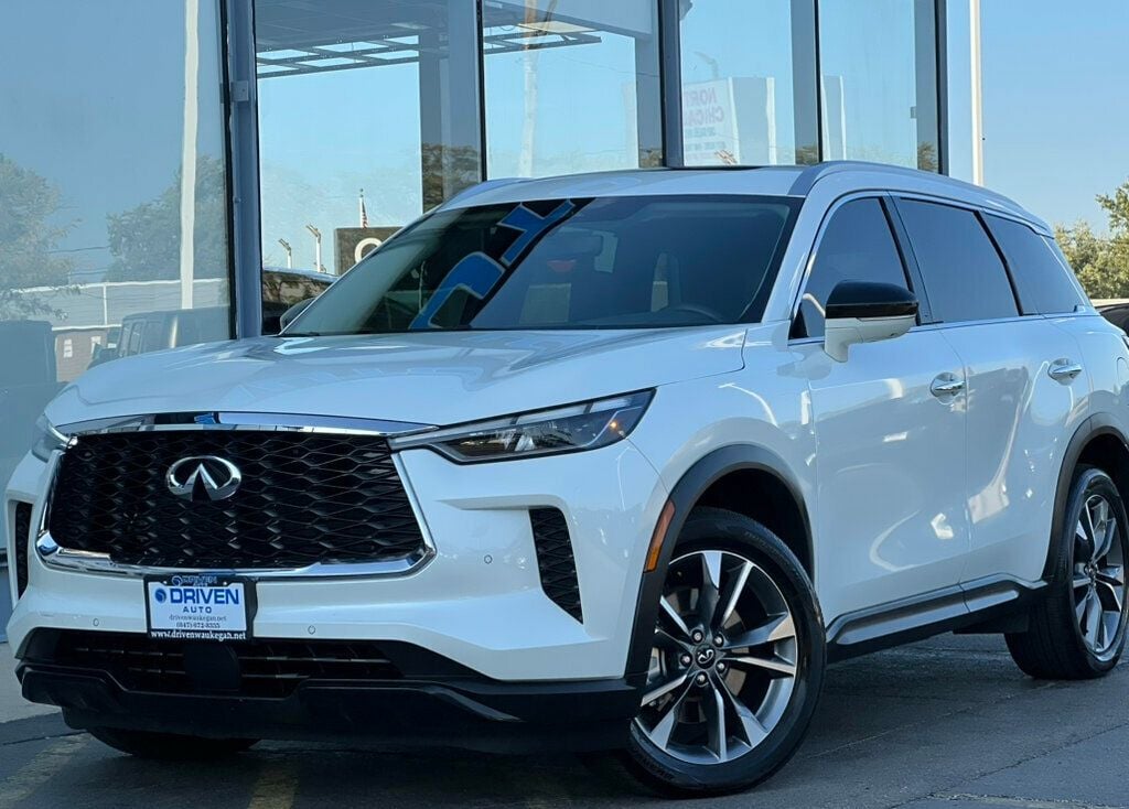 2024 Infiniti QX60 Luxe AWD photo 2