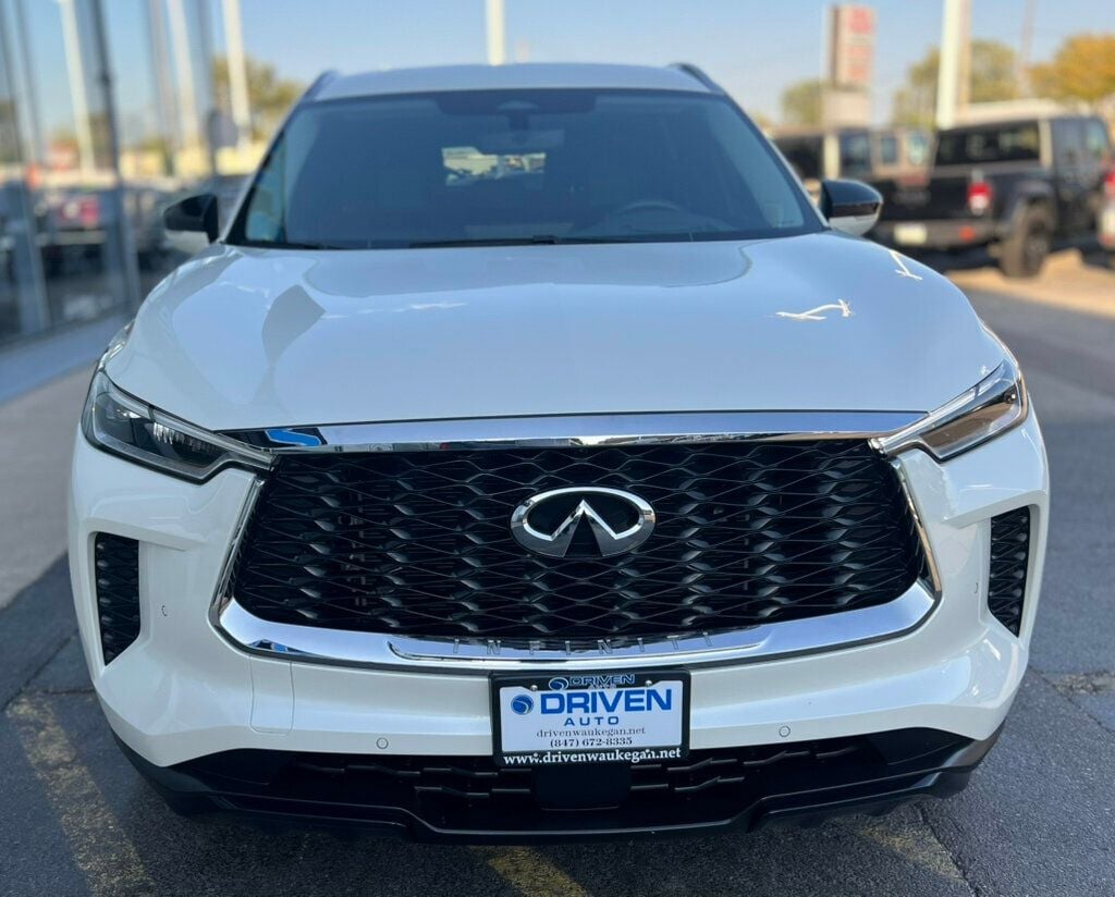 2024 Infiniti QX60 Luxe AWD photo 7