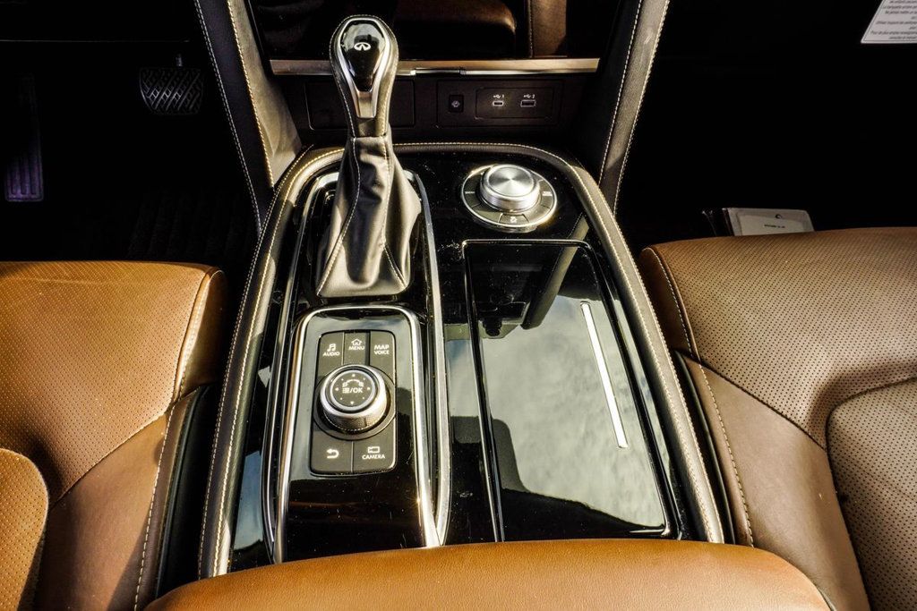 Infiniti QX80 photo 22