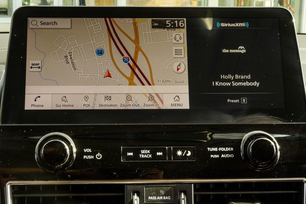 Infiniti QX80 photo 28