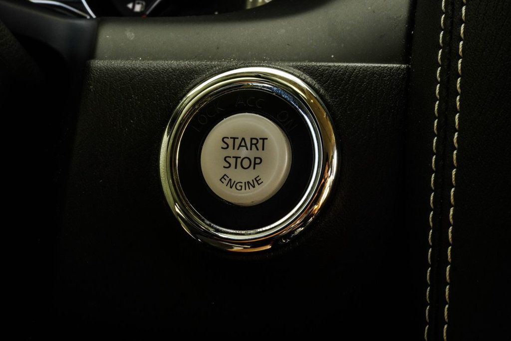 Infiniti QX80 photo 30