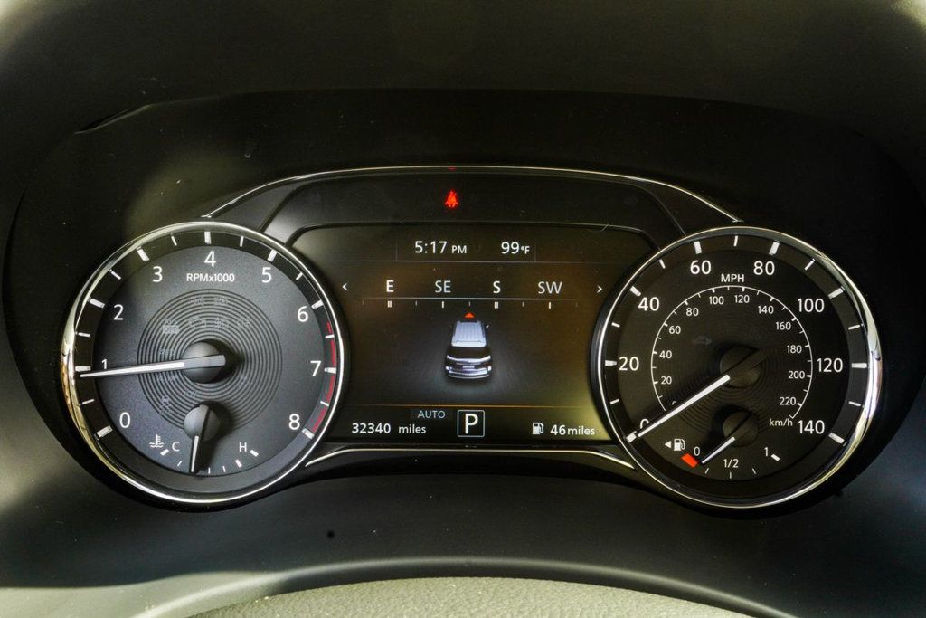 Infiniti QX80 photo 31