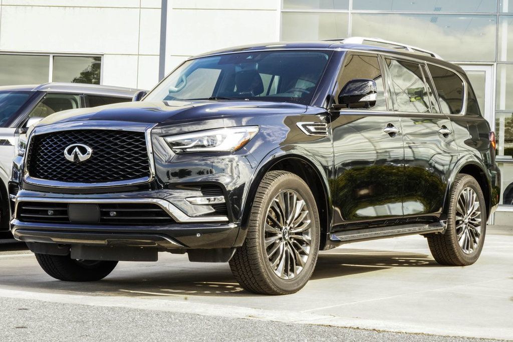 Infiniti QX80 photo 9