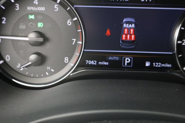 2024 INFINITI QX80 SENSORY AWD w/ Dark Chrome Appearance Pkg & Radiant Kick Plates - 22936766 - 11