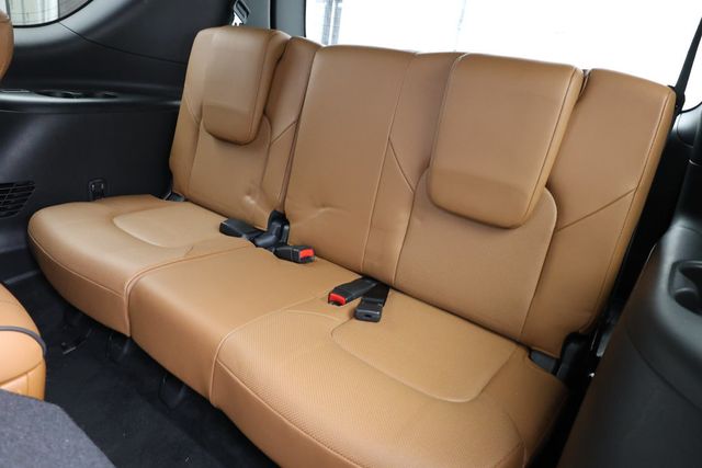 2024 INFINITI QX80 SENSORY AWD w/ Dark Chrome Appearance Pkg & Radiant Kick Plates - 22936766 - 17