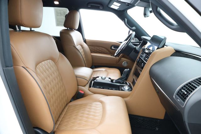 2024 INFINITI QX80 SENSORY AWD w/ Dark Chrome Appearance Pkg & Radiant Kick Plates - 22936766 - 20