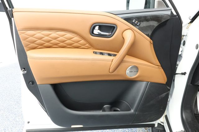 2024 INFINITI QX80 SENSORY AWD w/ Dark Chrome Appearance Pkg & Radiant Kick Plates - 22936766 - 7