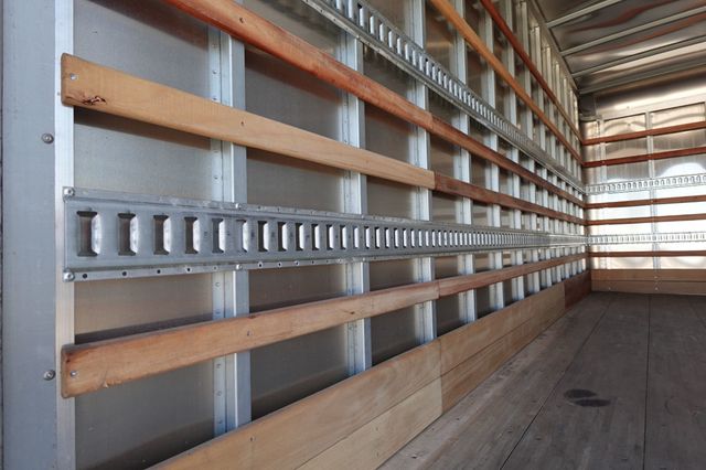 2024 Isuzu NPR HD (18ft Box w/ Lift Gate) - 22922801 - 19