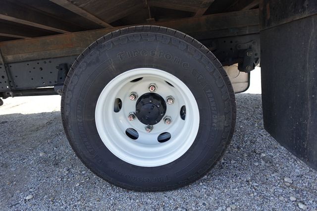 2024 Isuzu NPR HD (18ft Box w/ Lift Gate) - 22922801 - 23