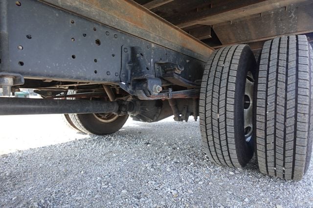 2024 Isuzu NPR HD (18ft Box w/ Lift Gate) - 22922801 - 25