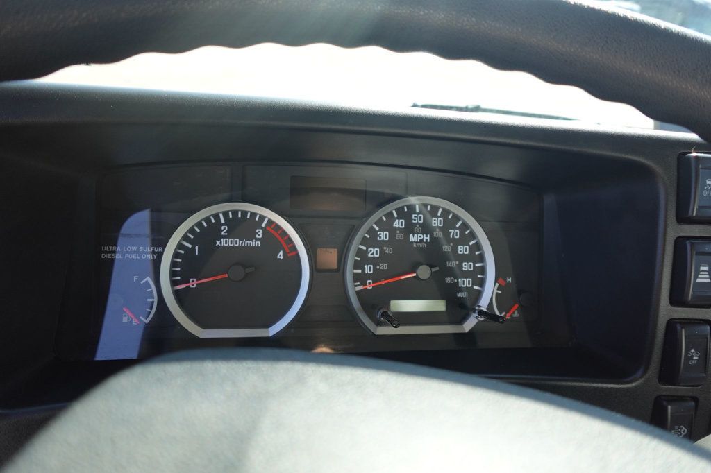 2024 Isuzu NPR HD (18ft Box w/ Lift Gate) - 22922801 - 33