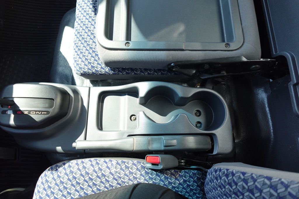 2024 Isuzu NPR HD (18ft Box w/ Lift Gate) - 22922801 - 41