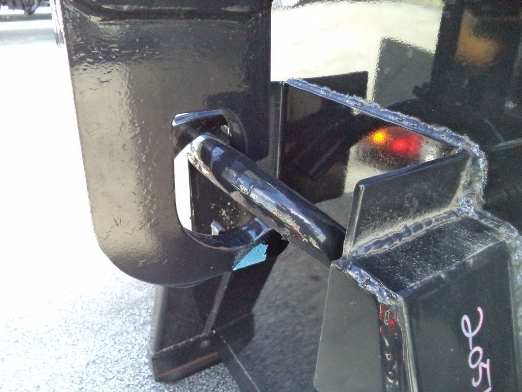 2024 Isuzu NPR HD Gas w/ Stellar Hooklift Rolloff Container Trash Dump - 22959525 - 32