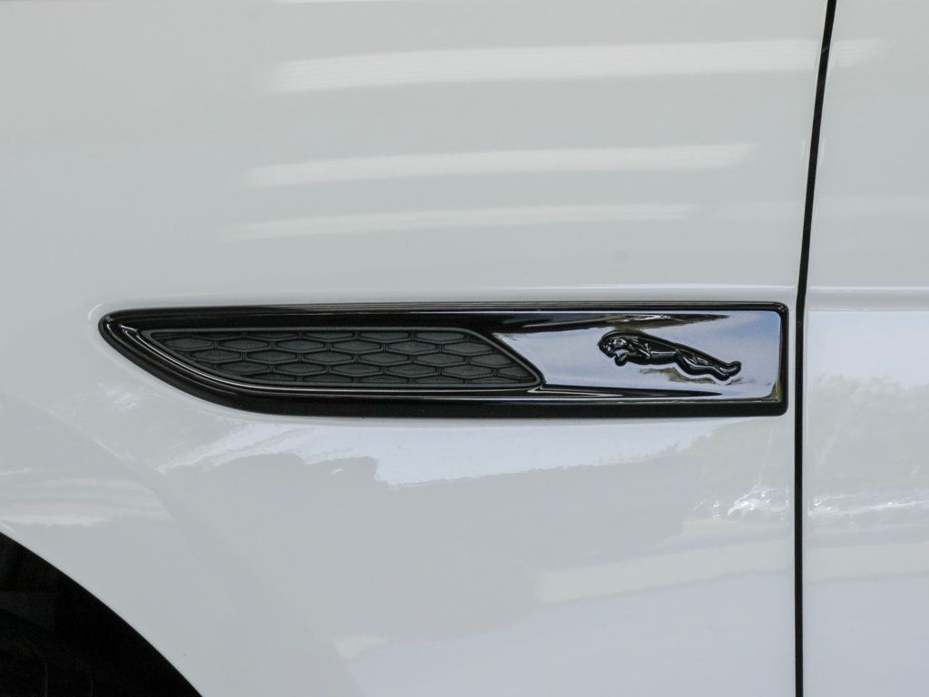 Jaguar F-PACE photo 10