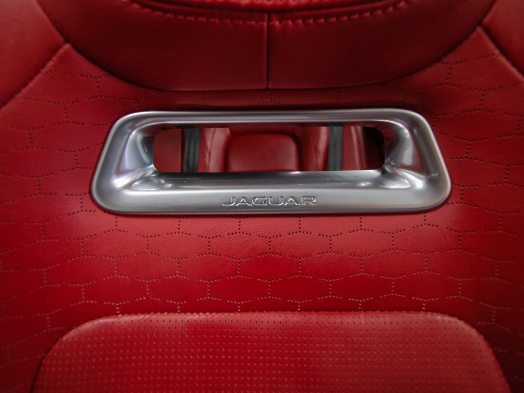 Jaguar F-PACE photo 25