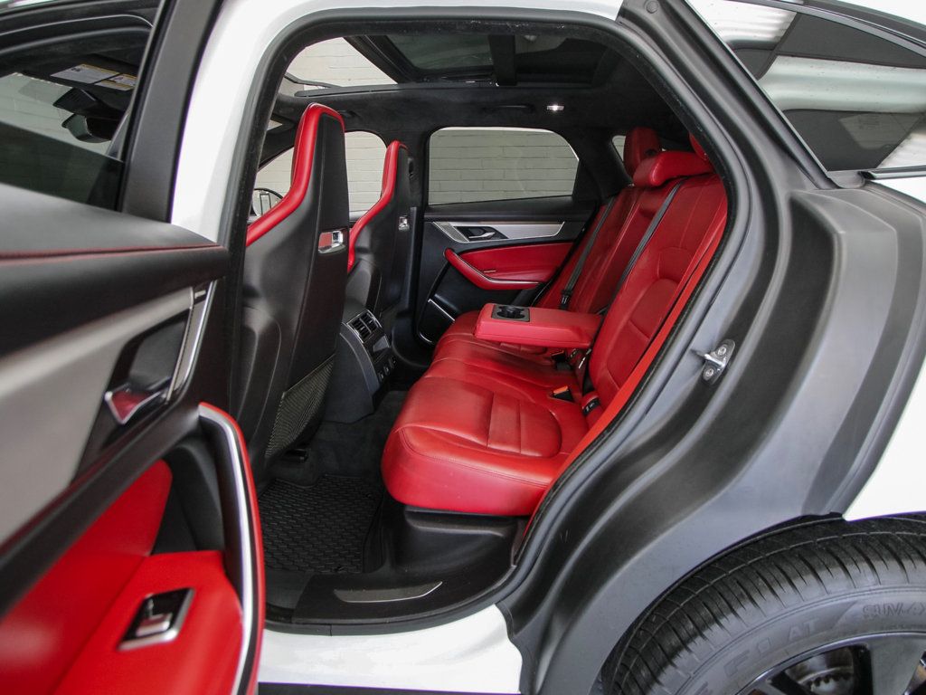 Jaguar F-PACE photo 29