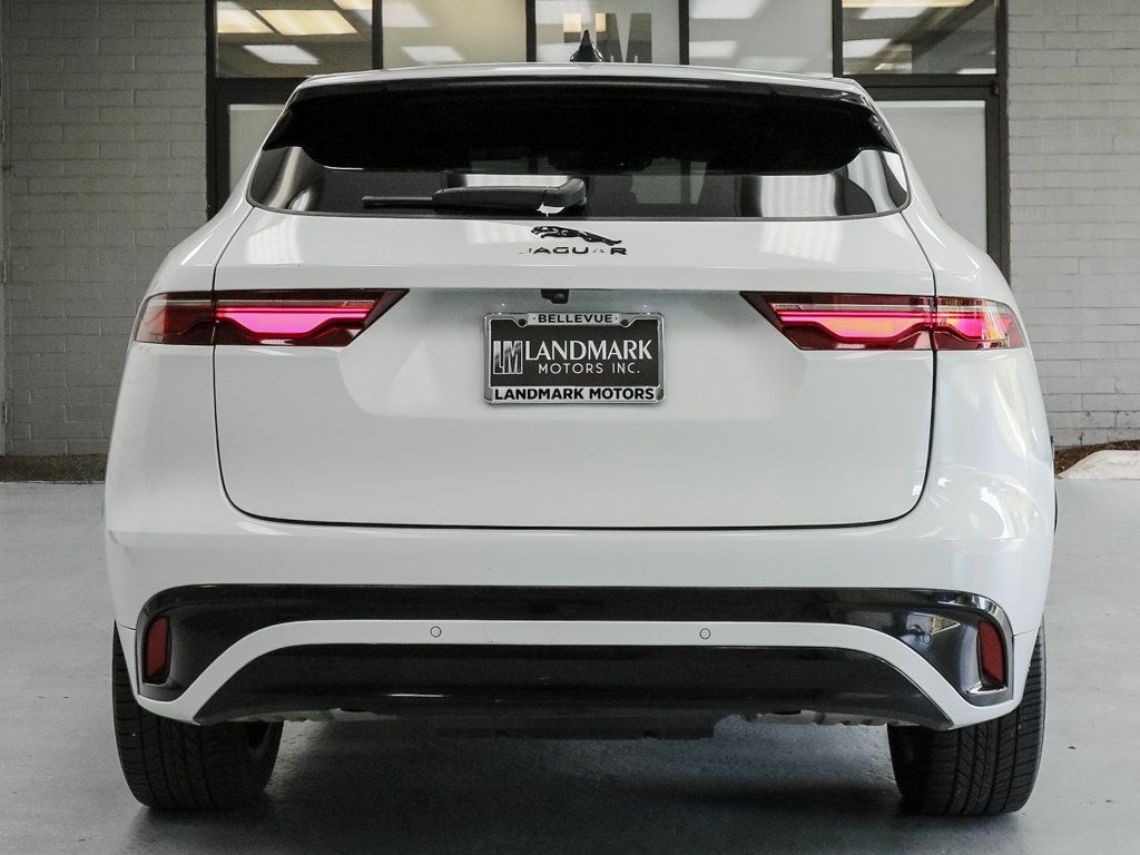Jaguar F-PACE photo 32