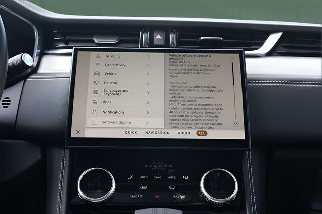 2024 Jaguar F-PACE P250 R-Dynamic S - 22980226 - 24