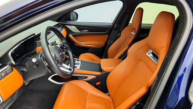 2024 Jaguar F-PACE R-Dynamic S P400 AWD w/ Comfort Seats, 20'' Wheels & Tow Hitch - 23047634 - 19