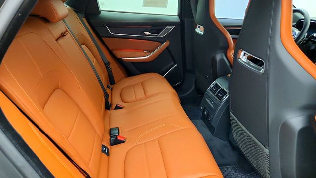 2024 Jaguar F-PACE R-Dynamic S P400 AWD w/ Comfort Seats, 20'' Wheels & Tow Hitch - 23047634 - 22