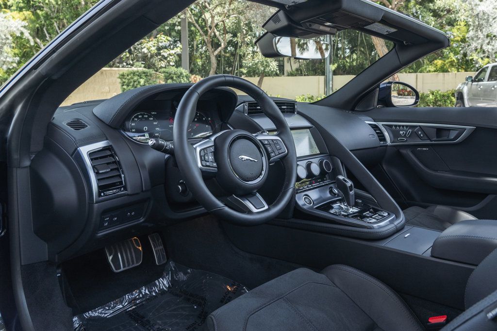 2024 Jaguar F-TYPE P450 R-Dynamic photo 15