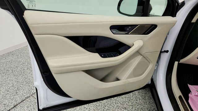 2024 Jaguar I-PACE 2024.5 R-Dynamic HSE AWD with 22'' Wheels & Heated/Cooled Seats - 22958759 - 10