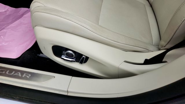 2024 Jaguar I-PACE 2024.5 R-Dynamic HSE AWD with 22'' Wheels & Heated/Cooled Seats - 22958759 - 11