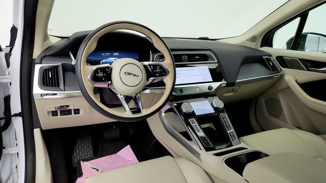 2024 Jaguar I-PACE 2024.5 R-Dynamic HSE AWD with 22'' Wheels & Heated/Cooled Seats - 22958759 - 12