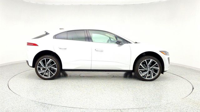2024 Jaguar I-PACE 2024.5 R-Dynamic HSE AWD with 22'' Wheels & Heated/Cooled Seats - 22958759 - 3