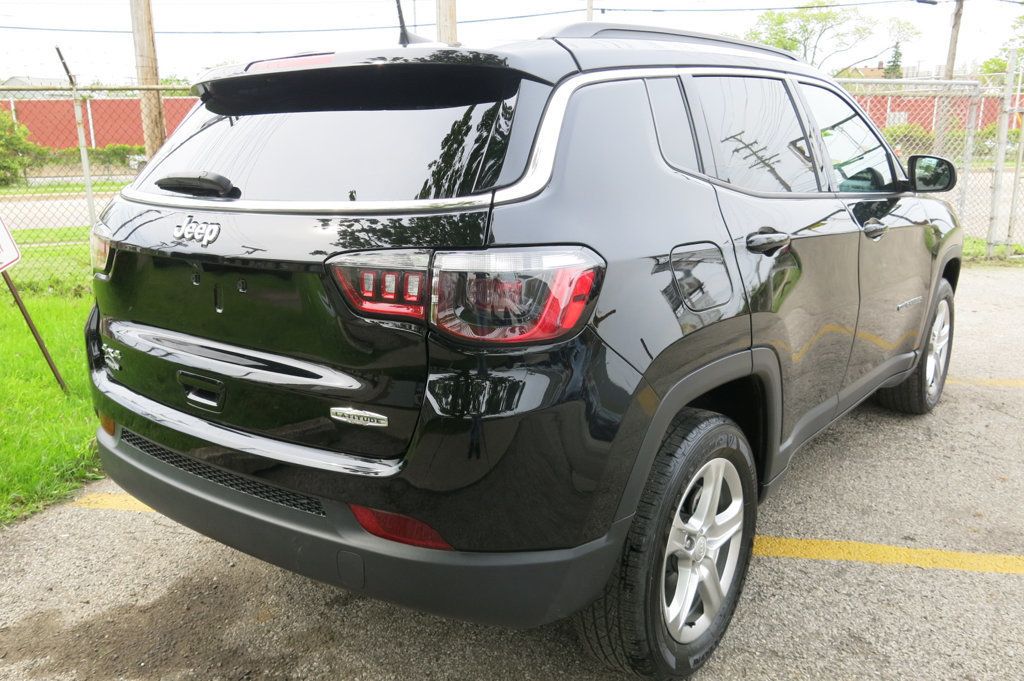 2024 Jeep Compass Latitude 4x4 - 23027175 - 3
