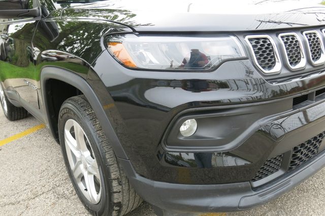 2024 Jeep Compass Latitude 4x4 - 23027175 - 43