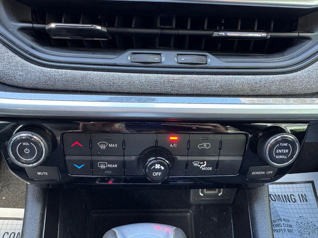 2024 Jeep Compass Latitude 4x4 - 22926885 - 25