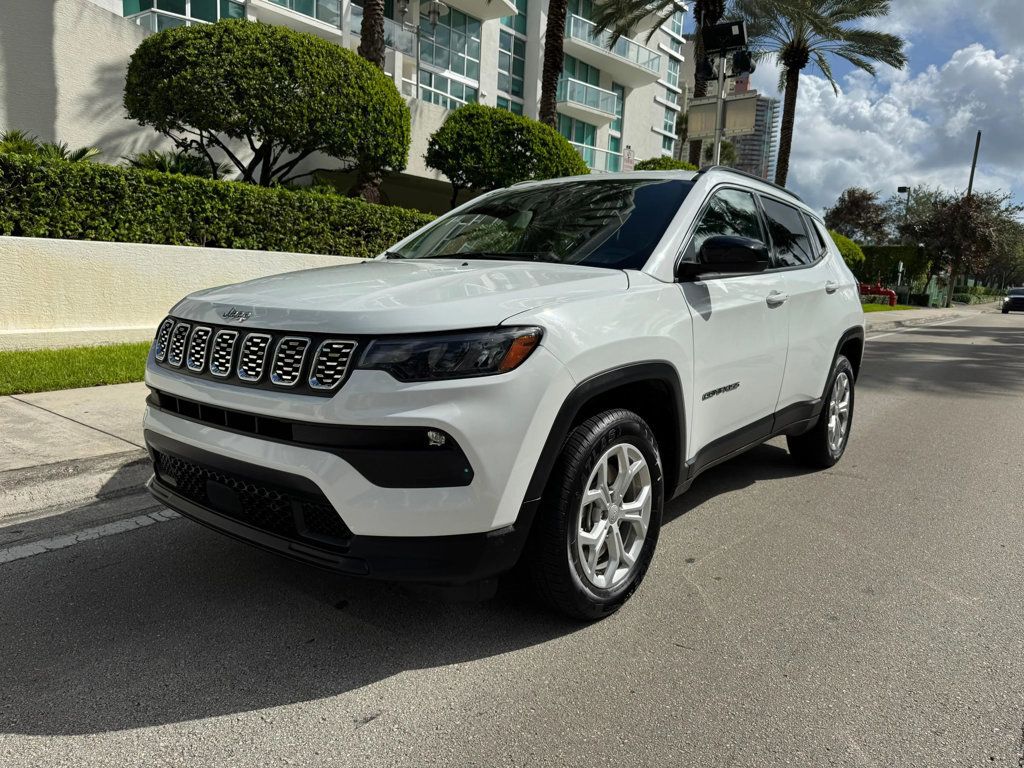 2024 Jeep Compass Latitude 4x4 - 22926885 - 3